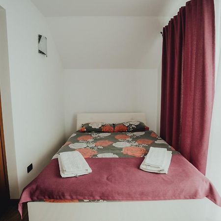 Popasul Calatorului Hotel มุยเซ ภายนอก รูปภาพ